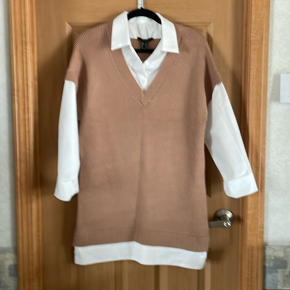 NWT Forever 21 rayon/polyester/nylon shirt vest sweater dress, taupe/white, XS